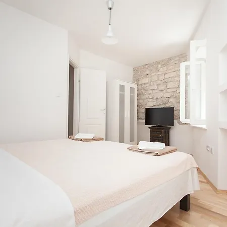 Duplex 아파트 로비니