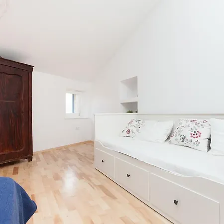Apartment Duplex *